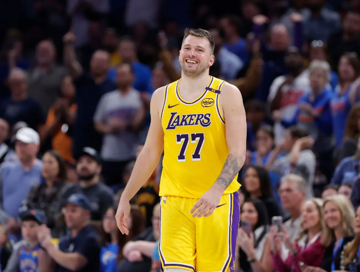 开云官网-三节40分末节仅2分！东皇42+8+7+4断吞里程悲 三分+防守差到极致