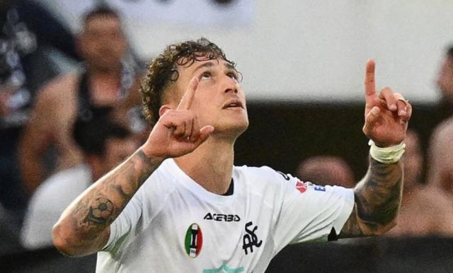 开云官网-【意甲】定位球连续丢球，AC米兰客场0比2不敌保级队