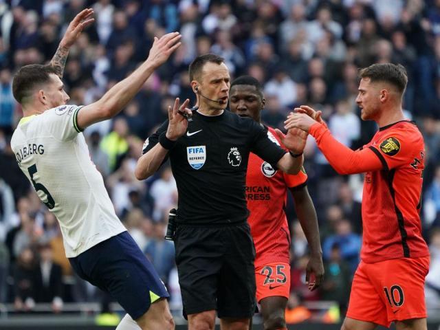 1681045417935086314.jpg 开云-裁判公司叒为误判致歉布莱顿,分都没了认错有啥用