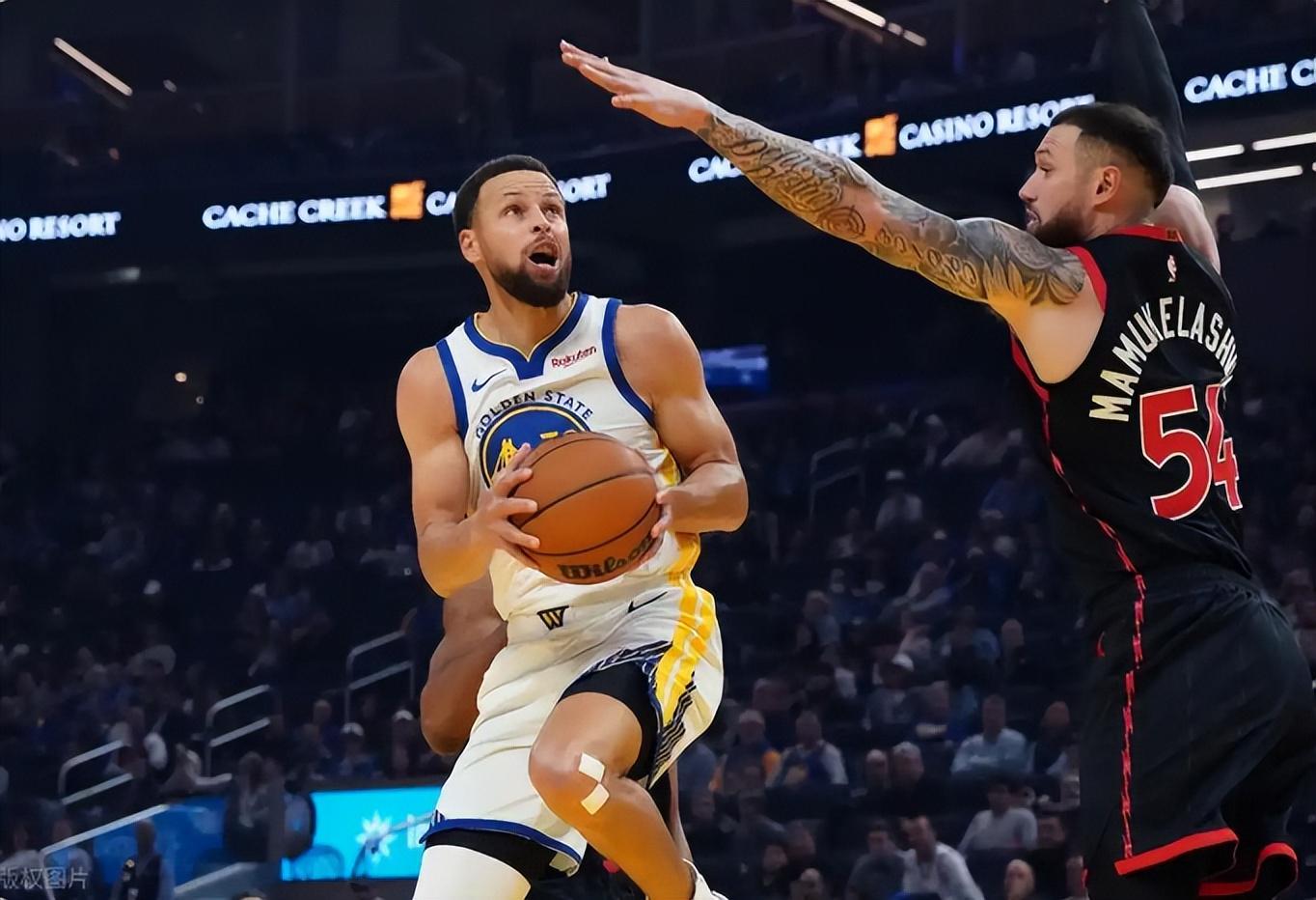 开云在线观看-库明加复出惊艳!勇士惨遭双杀,库里低迷16中6,格林又拖后腿