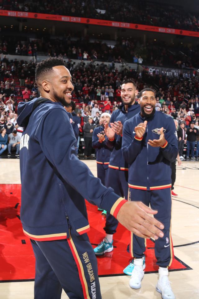 开云在线观看-重返波特兰尽享欢呼和掌声 CJ用胜利完成最终告别