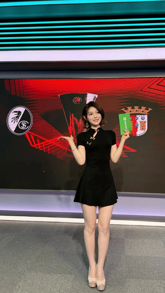 【每日足球女神49】短发主持你喜欢吗~|佟艺|体育|球迷|赛事|新锐_新浪体育_新浪新闻